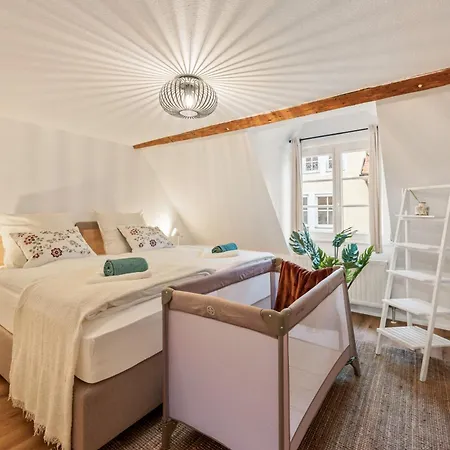 Lubunest Altstadt Stellplatz Bluehendes Barock Apartment